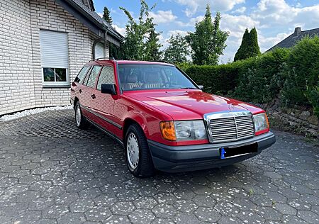 Mercedes-Benz E 300 TE // Ami Ausführung *Rarität*