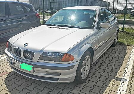 BMW 323