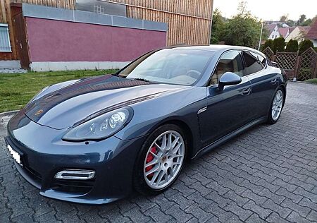 Porsche Panamera GTS PDK