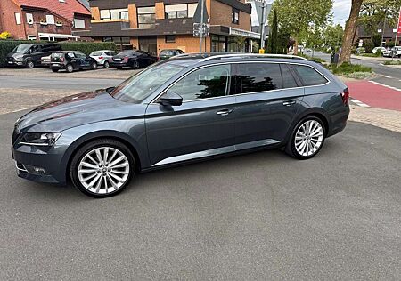 Skoda Superb Style, 2.0 Navi SHZ STHZ Apple DAB AHK