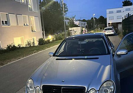 Mercedes-Benz E 240 Avantgarde