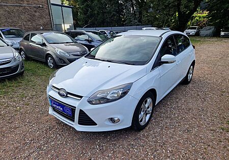 Ford Focus 91Tkm Sitzhzg Navi Scheckh ESP 16" PDC