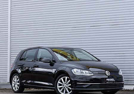 VW Golf Volkswagen VII Lim. 1.5TSI*IQ.DRIVE*ACC*SHZ*NAVI*PDC*