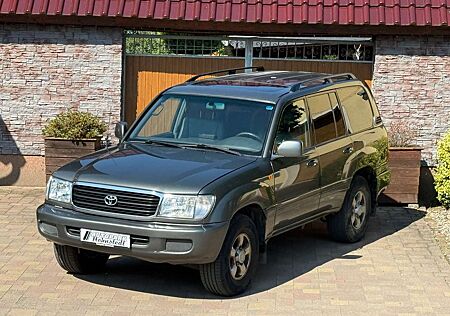 Toyota Land Cruiser 100