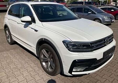 VW Tiguan Volkswagen 2.0 TDI R-LINE 4Motion DSG*AHK*PANO*ACC