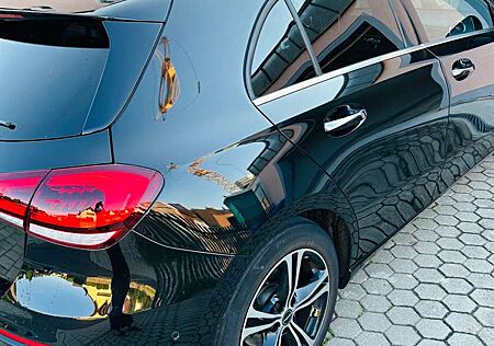 Mercedes-Benz A 200 A 200d
