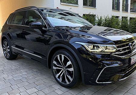 VW Tiguan Volkswagen R-Line