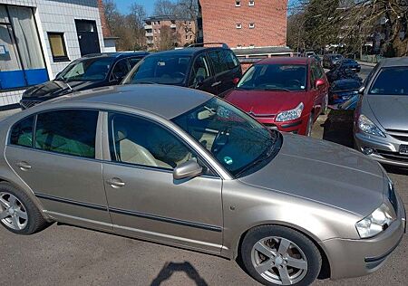 Skoda Superb 2,5 TDi Aut Klima Leder SHZ LMF PDC BC