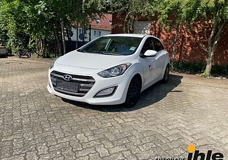 Hyundai i30 1,6 CRDi blue Passion R-KAMERA+NAVI+KLIMAAUTOMATIK