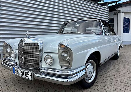 Mercedes-Benz 250 SE / C W111 Cabriolet Hochkühler