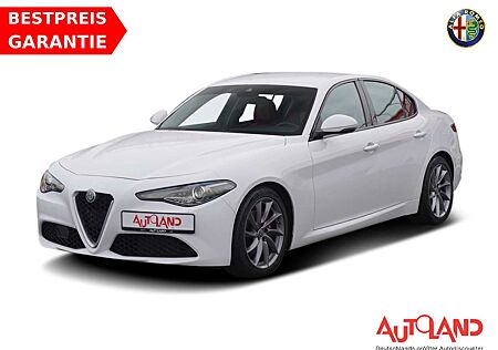 Alfa Romeo Giulia 2.2 Super LED Navi Tempomat PDC Klimaaut.
