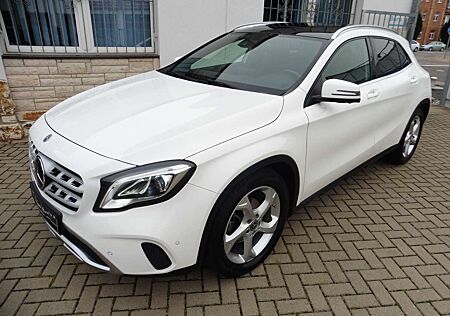 Mercedes-Benz GLA 180 Automatic*LED*NAVI*AHK*Panoramadach*WR*Totwinkel