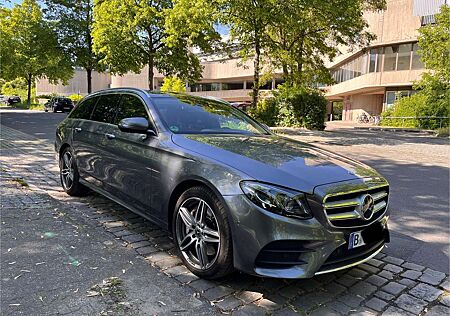 Mercedes-Benz E 350 d 4M AMG Pano Burmester HUD 360 Multibeam