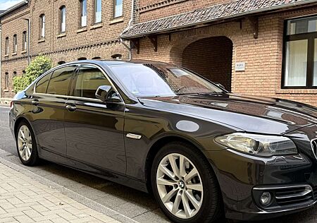 BMW 525d 525 xDrive Sport-Aut. Luxury Line