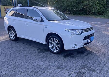 Mitsubishi Outlander 2.0 4WD Plug-In Hybrid
