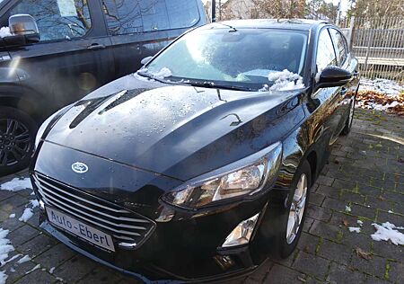 Ford Focus Lim5trg Navi/RFK/WinterPaket+Ski-Durchlade
