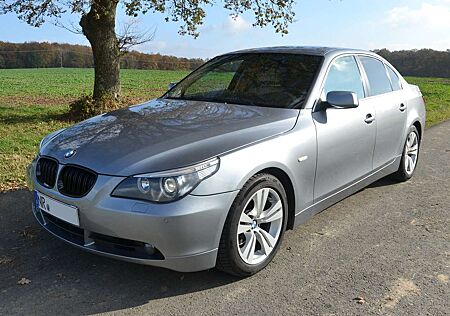 BMW 525i 525 5er Autom. TOP Xenon Leder SD Navi Komforsitz