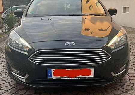 Ford Focus Turnier 1.0 EcoBoost Start-Stopp-System TITANIUM