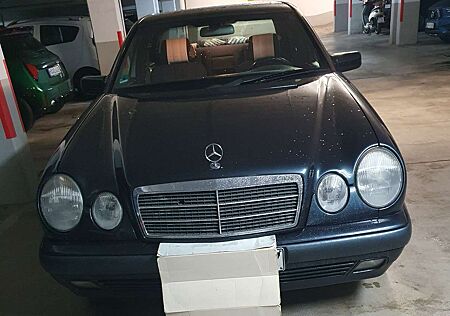 Mercedes-Benz 210/310