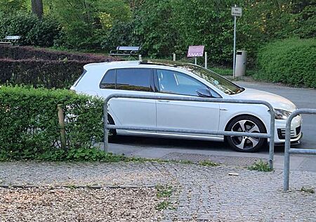 VW Golf GTI Volkswagen 7 2.0