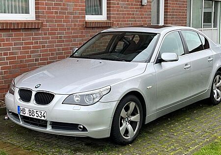 BMW 523i 523