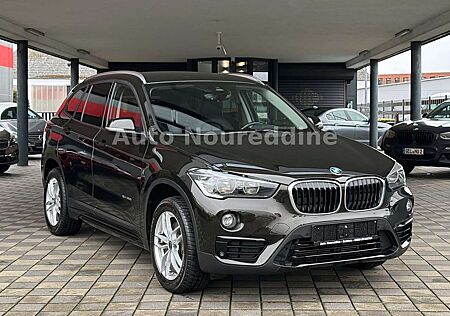 BMW X1 xDrive20i Sport Line Automatik*Leder*Navi*PDC