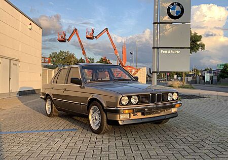 BMW 325e 325