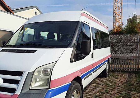 Ford Transit 3,2L 8-Sitzer AHK