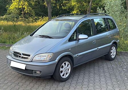 Opel Zafira 1.8 Elegance