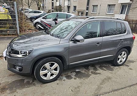 VW Tiguan Volkswagen 2.0 TDI DPF BlueMotion Technology Sport & Style