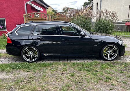 BMW 335 i E91 LCI N55 *M-Paket *Panorama *StHz. *Ahk.