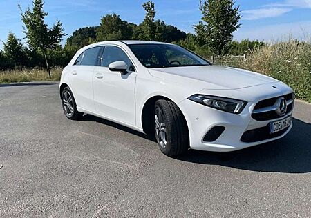 Mercedes-Benz A 200 A-Klasse Diesel d 8G-DCT