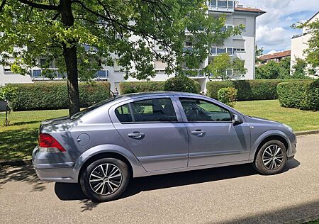 Opel Astra Fließheck 5-Türer 1.6