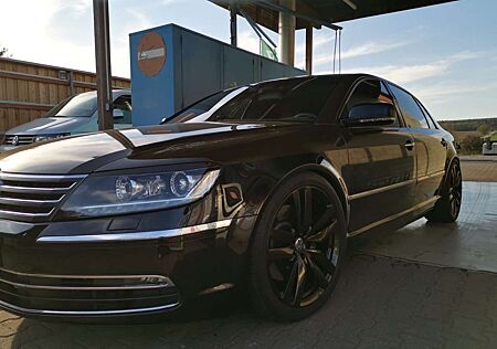 VW Phaeton Volkswagen 4.2 V8 4MOTION langer Radstand Automatik (4 Sitzer)