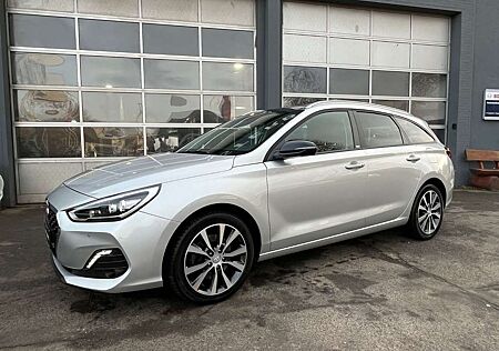 Hyundai i30 cw YES! Plus Kombi Service Neu AUT.