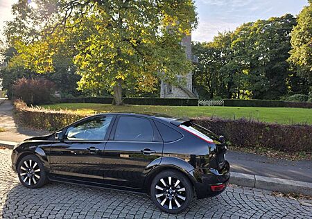 Ford Focus 1.8 Black Magic