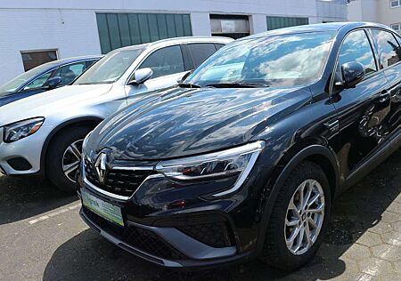 Renault Arkana R.S. Line 1.Hand