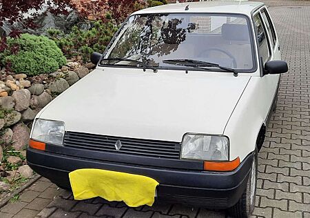 Renault R 5 TL 41000 km, Oldtimer, weiß, TÜV 01/26