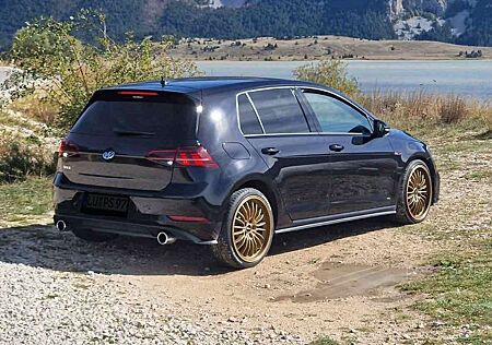 VW Golf GTI Volkswagen (BlueMotion Technology)
