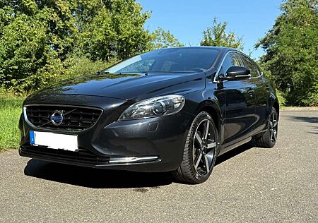 Volvo V40 Summum / 1. Hand/ TÜV-AU Neu/ Scheckheft
