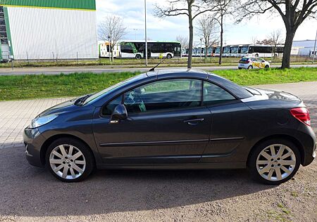 Peugeot 207 CC 120 VTi *Leder*Sitzh.*PDC.*Alu 17*1Hd.*Scheckh.