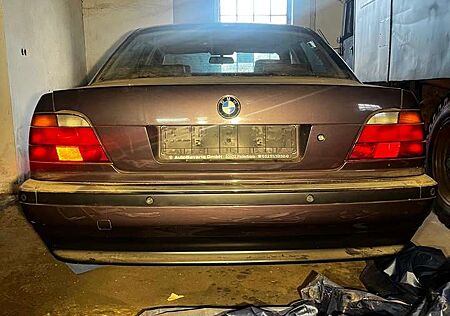 BMW 740i 740 V8