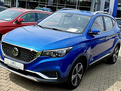 MG ZS 45kWh Luxury Tageszulassung Navi Leder Pano !