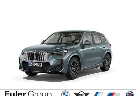 BMW iX1 xDrive 30 Sportpaket HUD AD AHK-klappbar AHK Navi