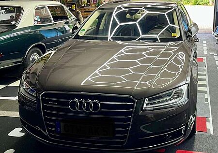 Audi A8 4.2 TDI V8 kurz