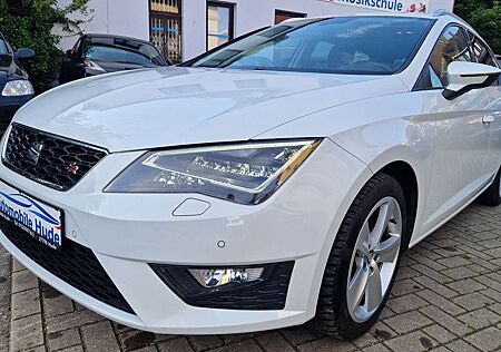 Seat Leon FR Line 1,8l Navi AHK LED Scheinwerfer Teilleder