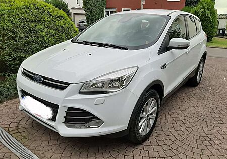 Ford Kuga 1.5 EcoBoost 2x4 Titanium