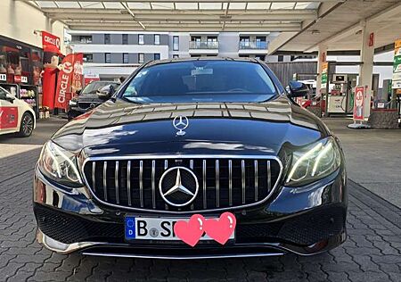 Mercedes-Benz E 220 d 9G-TRONIC