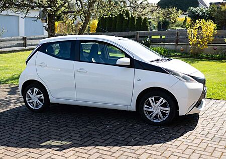 Toyota Aygo x