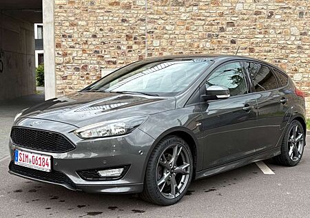 Ford Focus Lim. ST-Line